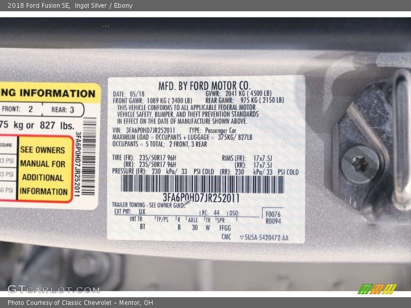 Ingot Silver / Ebony 2018 Ford Fusion SE