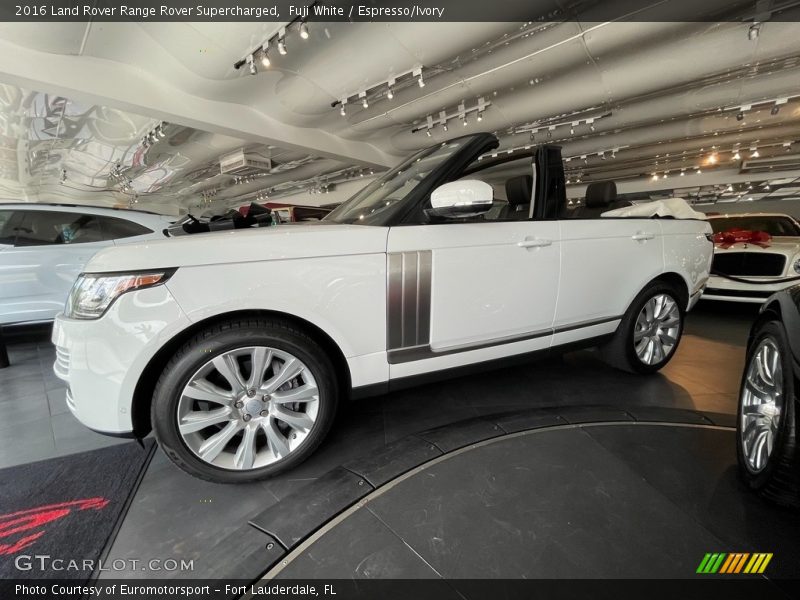 Fuji White / Espresso/Ivory 2016 Land Rover Range Rover Supercharged