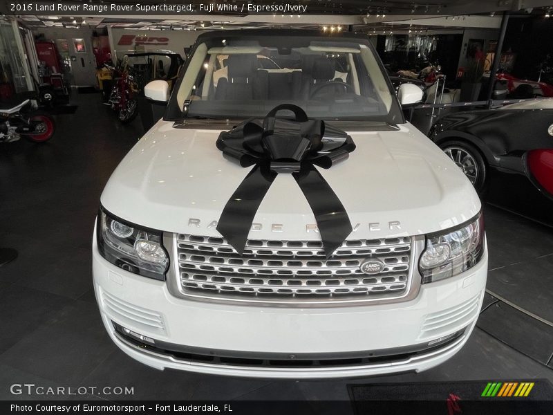 Fuji White / Espresso/Ivory 2016 Land Rover Range Rover Supercharged