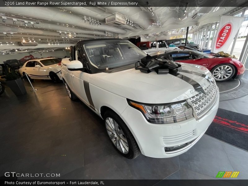 Fuji White / Espresso/Ivory 2016 Land Rover Range Rover Supercharged