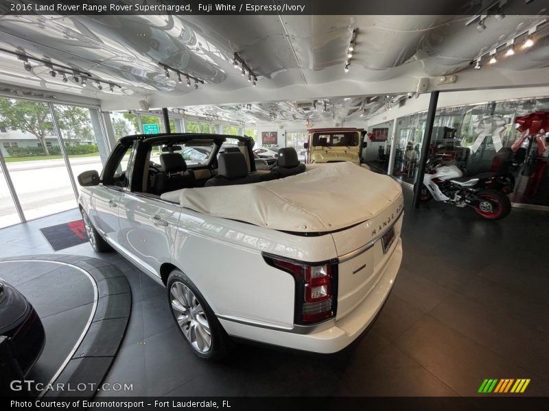 Fuji White / Espresso/Ivory 2016 Land Rover Range Rover Supercharged