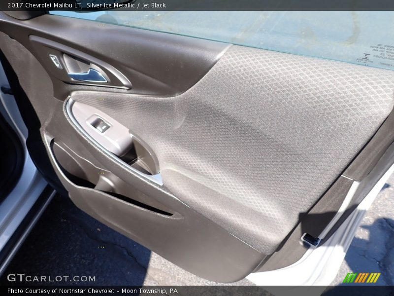 Silver Ice Metallic / Jet Black 2017 Chevrolet Malibu LT