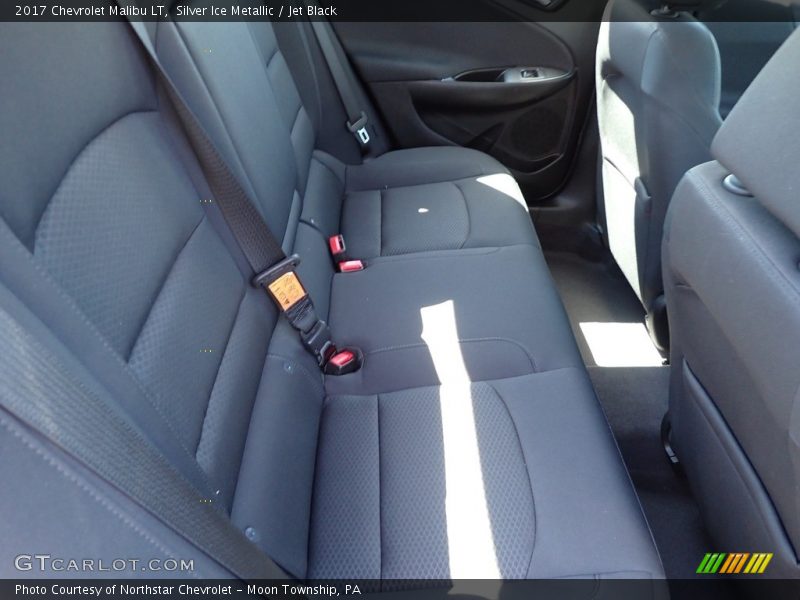 Silver Ice Metallic / Jet Black 2017 Chevrolet Malibu LT
