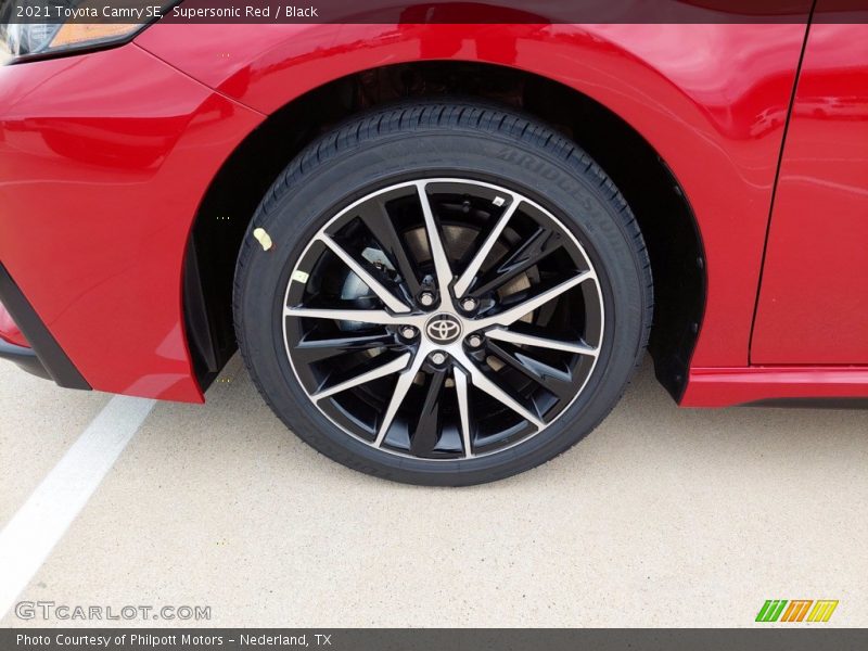 Supersonic Red / Black 2021 Toyota Camry SE