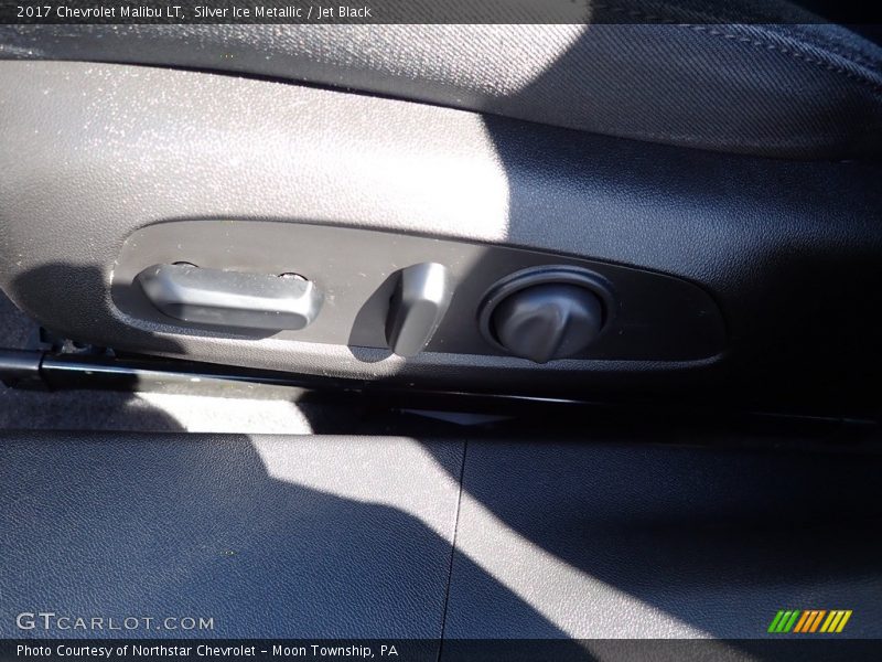 Silver Ice Metallic / Jet Black 2017 Chevrolet Malibu LT