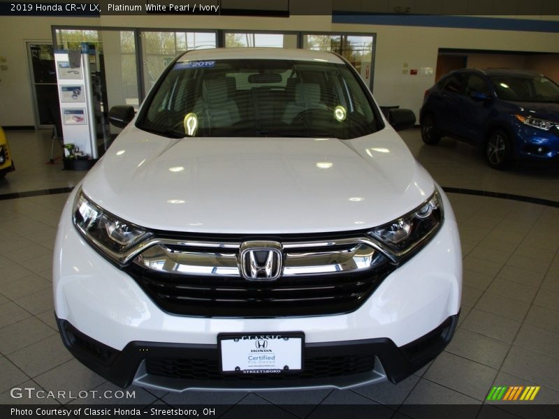 Platinum White Pearl / Ivory 2019 Honda CR-V LX