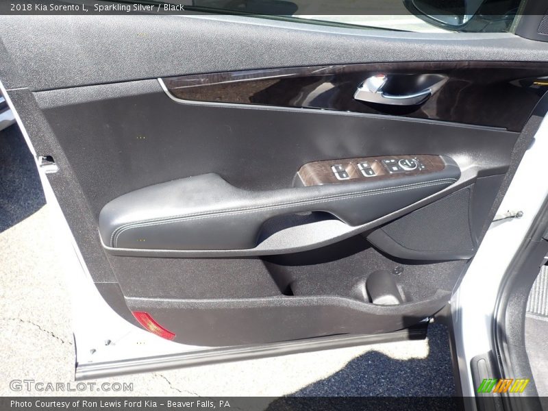 Sparkling Silver / Black 2018 Kia Sorento L