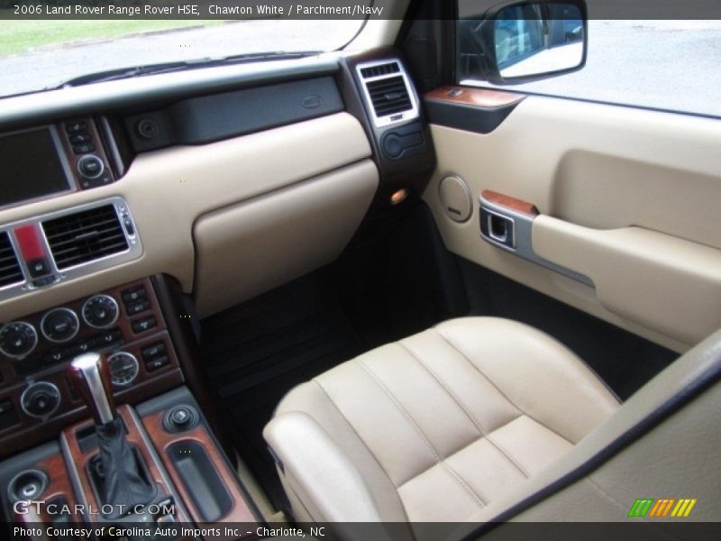 Chawton White / Parchment/Navy 2006 Land Rover Range Rover HSE