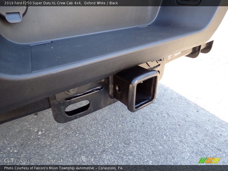 Oxford White / Black 2019 Ford F250 Super Duty XL Crew Cab 4x4