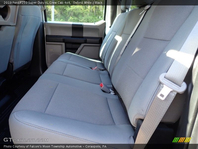 Oxford White / Black 2019 Ford F250 Super Duty XL Crew Cab 4x4