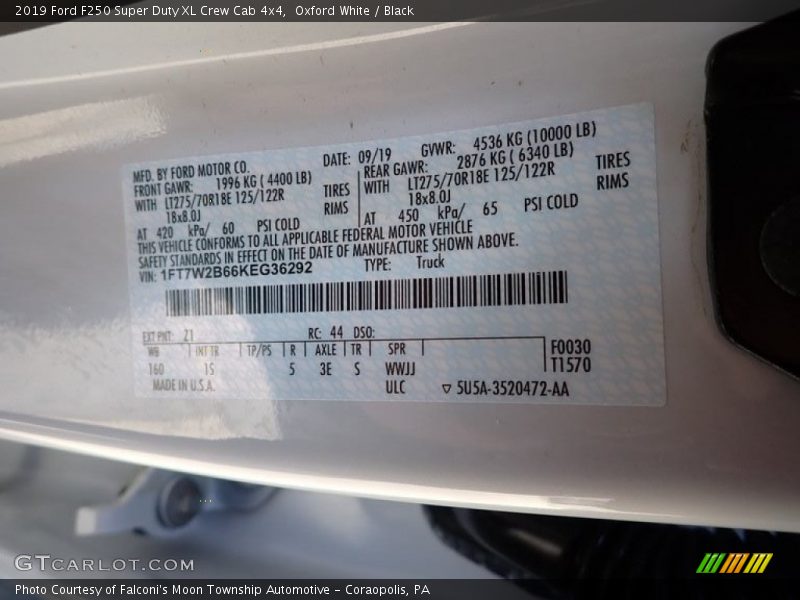 Oxford White / Black 2019 Ford F250 Super Duty XL Crew Cab 4x4