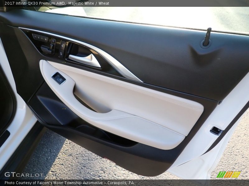 Door Panel of 2017 QX30 Premium AWD