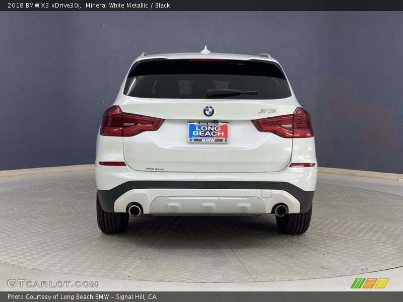 Mineral White Metallic / Black 2018 BMW X3 xDrive30i