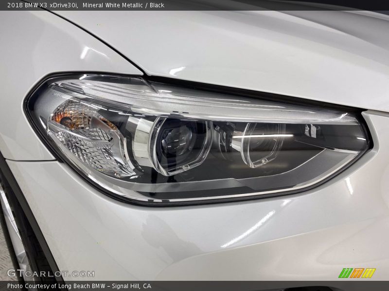 Mineral White Metallic / Black 2018 BMW X3 xDrive30i