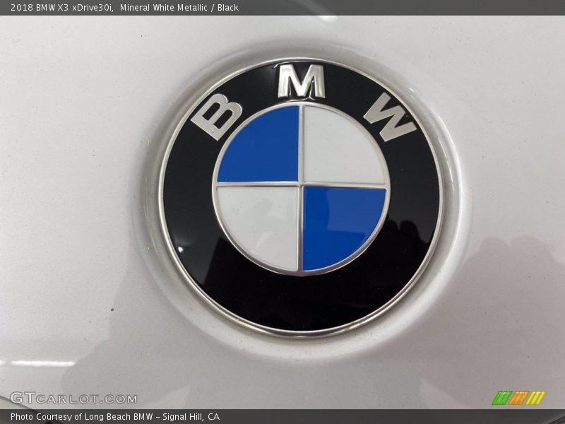 Mineral White Metallic / Black 2018 BMW X3 xDrive30i