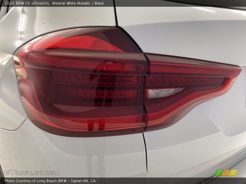 Mineral White Metallic / Black 2018 BMW X3 xDrive30i