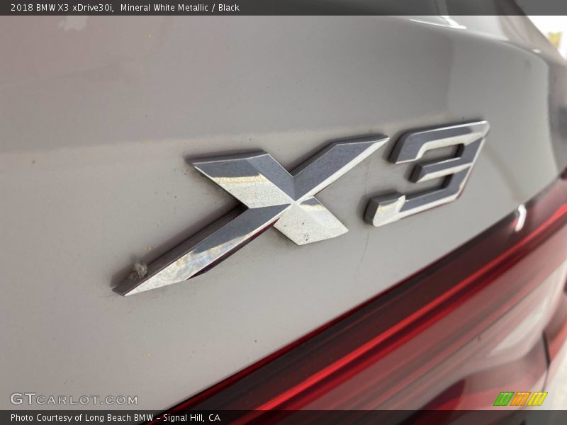 Mineral White Metallic / Black 2018 BMW X3 xDrive30i