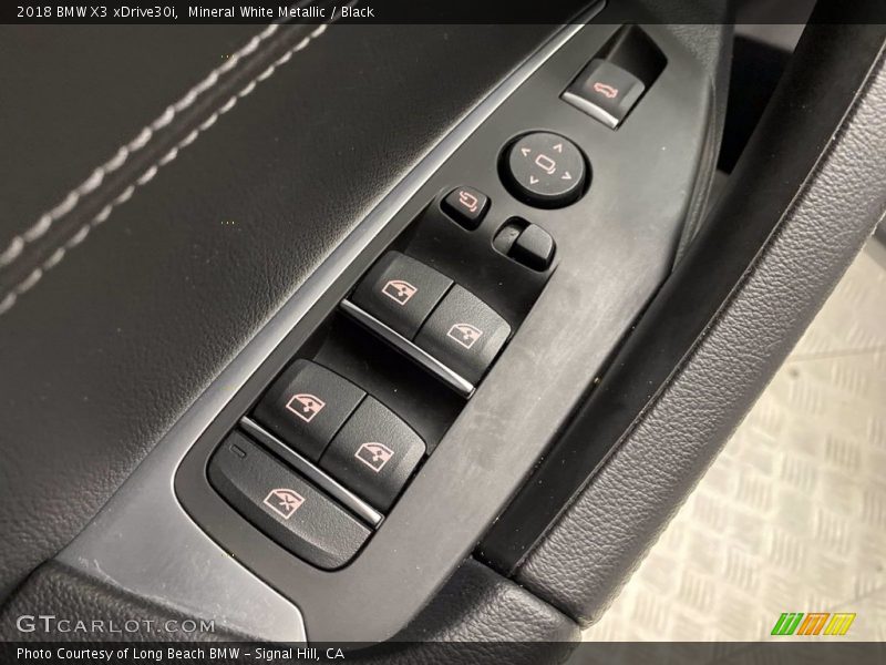 Mineral White Metallic / Black 2018 BMW X3 xDrive30i