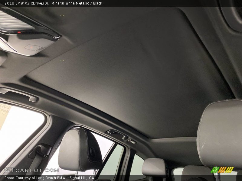 Mineral White Metallic / Black 2018 BMW X3 xDrive30i