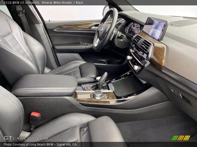 Mineral White Metallic / Black 2018 BMW X3 xDrive30i