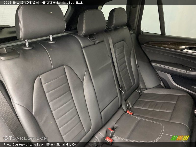 Mineral White Metallic / Black 2018 BMW X3 xDrive30i