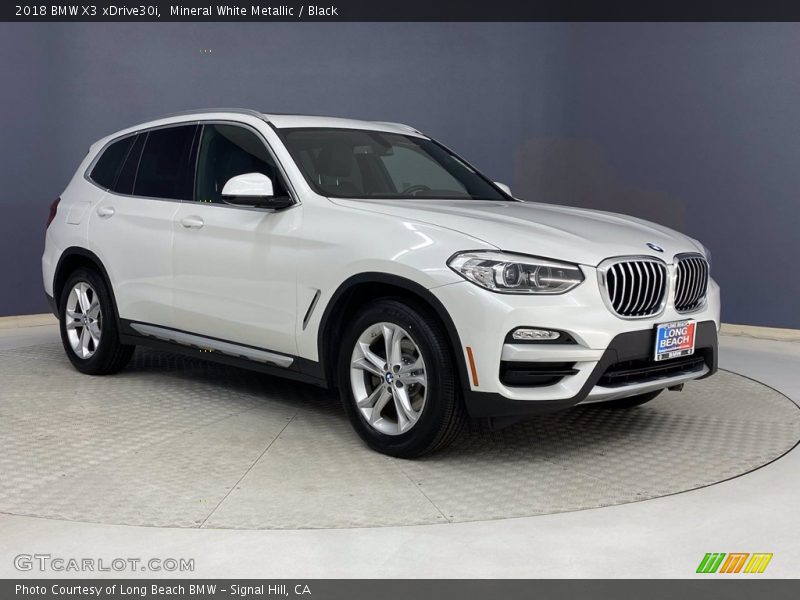 Mineral White Metallic / Black 2018 BMW X3 xDrive30i