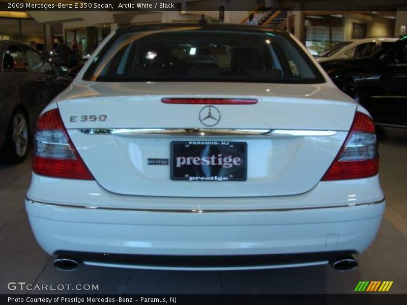 Arctic White / Black 2009 Mercedes-Benz E 350 Sedan