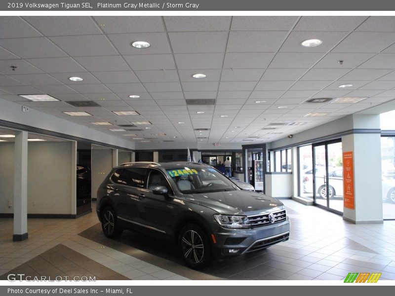 Platinum Gray Metallic / Storm Gray 2019 Volkswagen Tiguan SEL