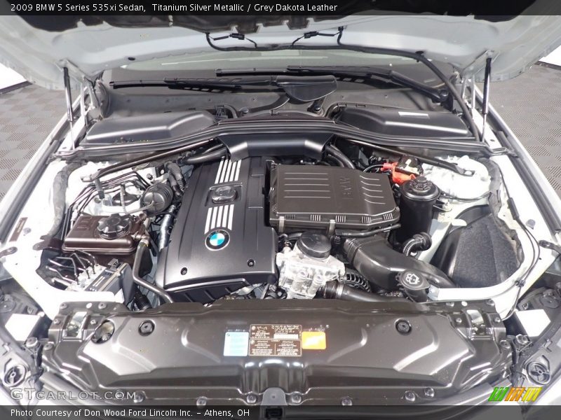 Titanium Silver Metallic / Grey Dakota Leather 2009 BMW 5 Series 535xi Sedan