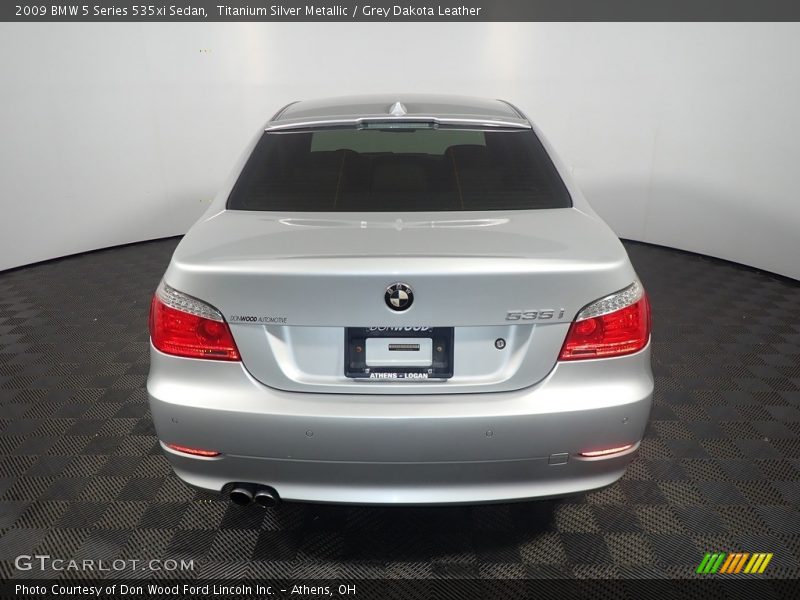 Titanium Silver Metallic / Grey Dakota Leather 2009 BMW 5 Series 535xi Sedan