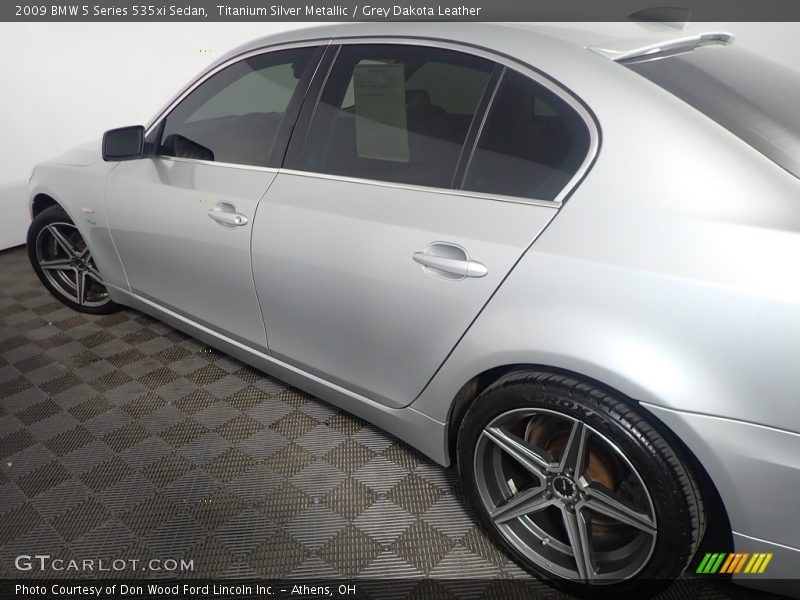 Titanium Silver Metallic / Grey Dakota Leather 2009 BMW 5 Series 535xi Sedan