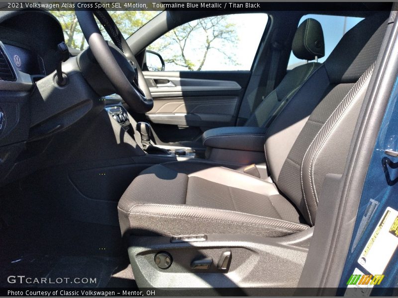 Front Seat of 2021 Atlas Cross Sport SEL 4Motion