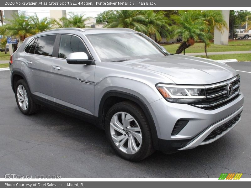 Front 3/4 View of 2020 Atlas Cross Sport SEL 4Motion