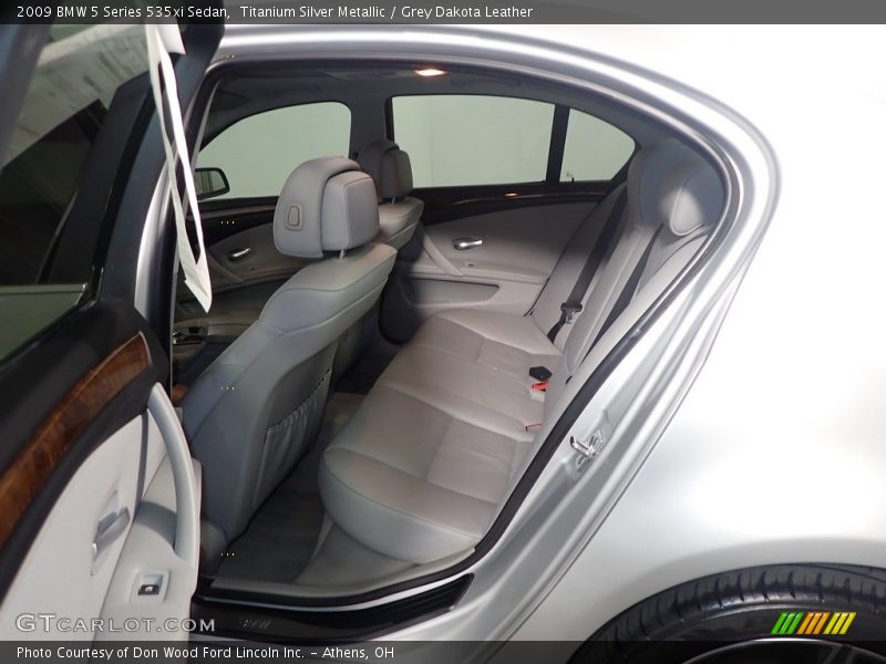 Titanium Silver Metallic / Grey Dakota Leather 2009 BMW 5 Series 535xi Sedan