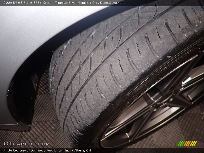 Titanium Silver Metallic / Grey Dakota Leather 2009 BMW 5 Series 535xi Sedan