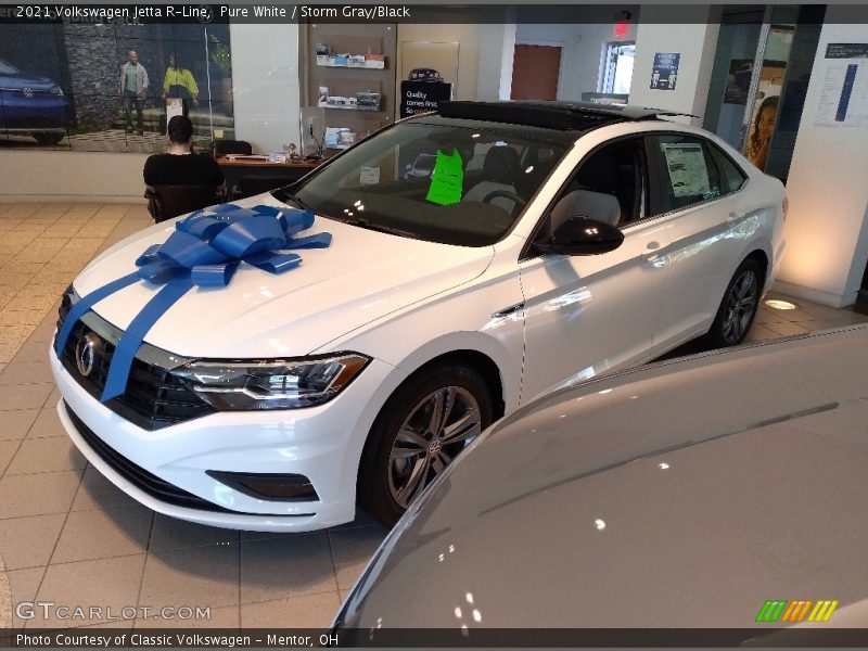 Pure White / Storm Gray/Black 2021 Volkswagen Jetta R-Line