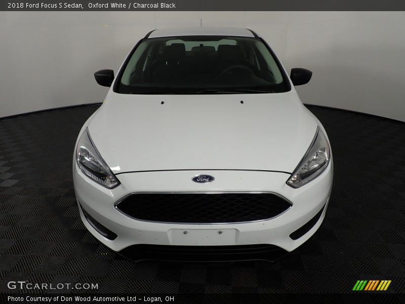 Oxford White / Charcoal Black 2018 Ford Focus S Sedan