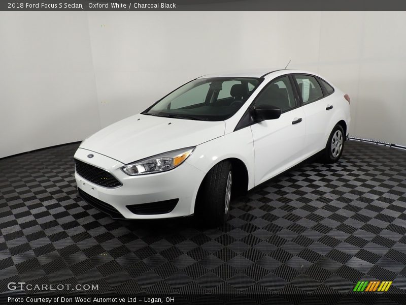 Oxford White / Charcoal Black 2018 Ford Focus S Sedan