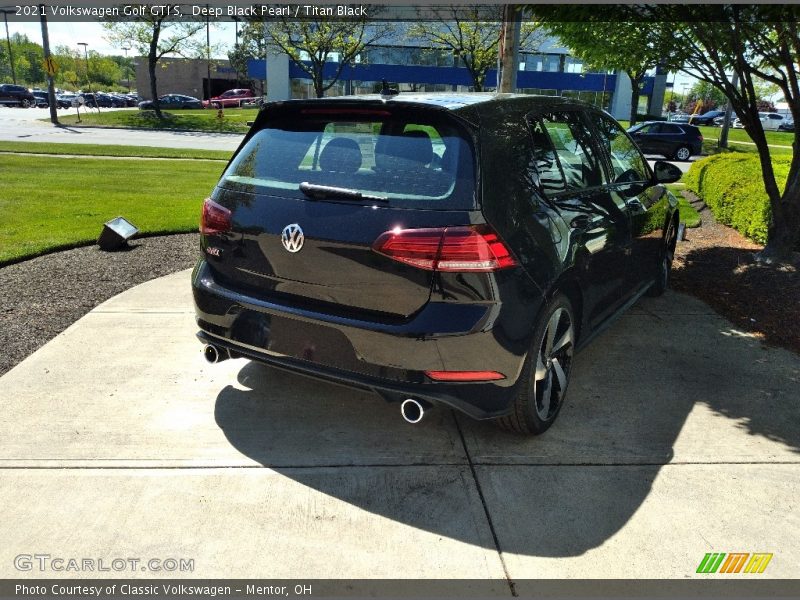 Deep Black Pearl / Titan Black 2021 Volkswagen Golf GTI S