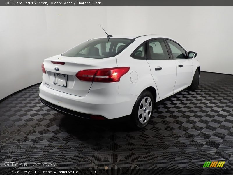 Oxford White / Charcoal Black 2018 Ford Focus S Sedan