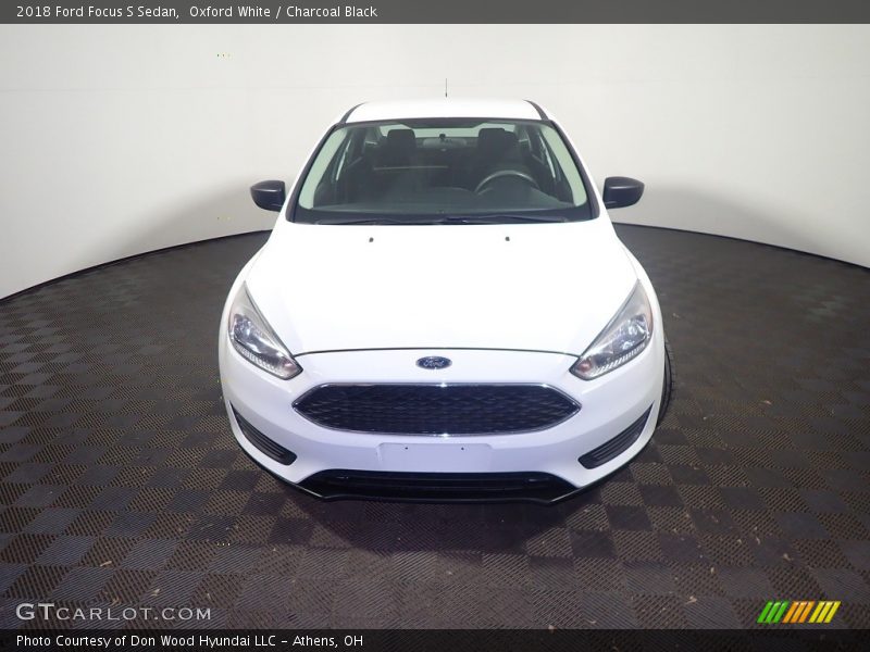 Oxford White / Charcoal Black 2018 Ford Focus S Sedan