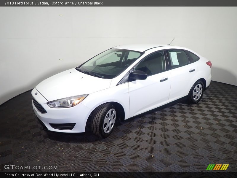 Oxford White / Charcoal Black 2018 Ford Focus S Sedan