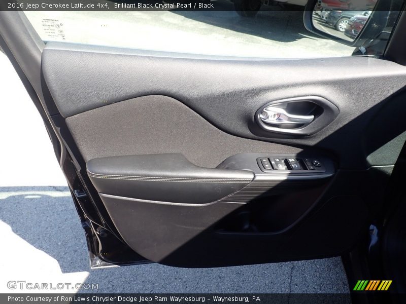 Brilliant Black Crystal Pearl / Black 2016 Jeep Cherokee Latitude 4x4