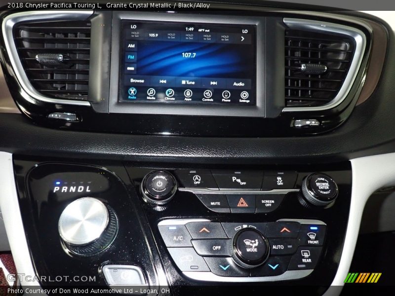 Granite Crystal Metallic / Black/Alloy 2018 Chrysler Pacifica Touring L