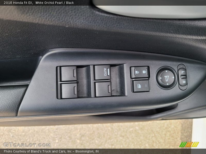 White Orchid Pearl / Black 2018 Honda Fit EX