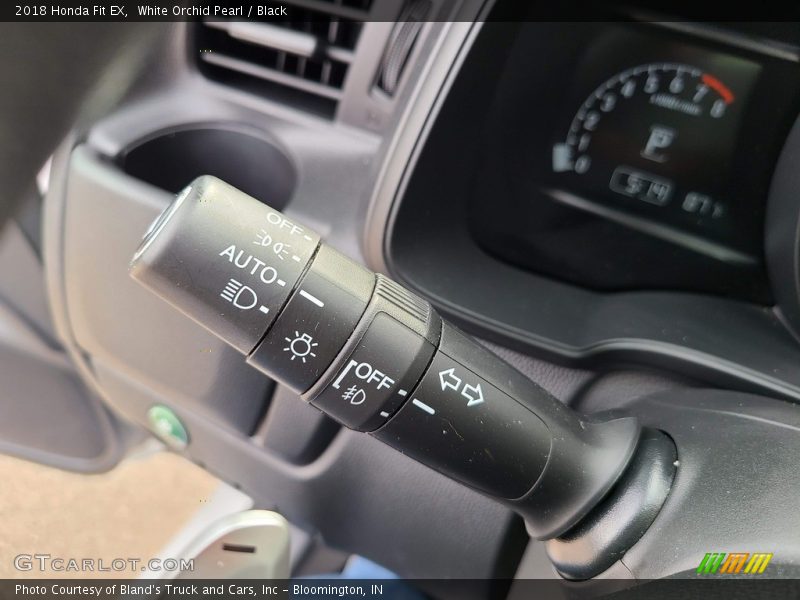 White Orchid Pearl / Black 2018 Honda Fit EX