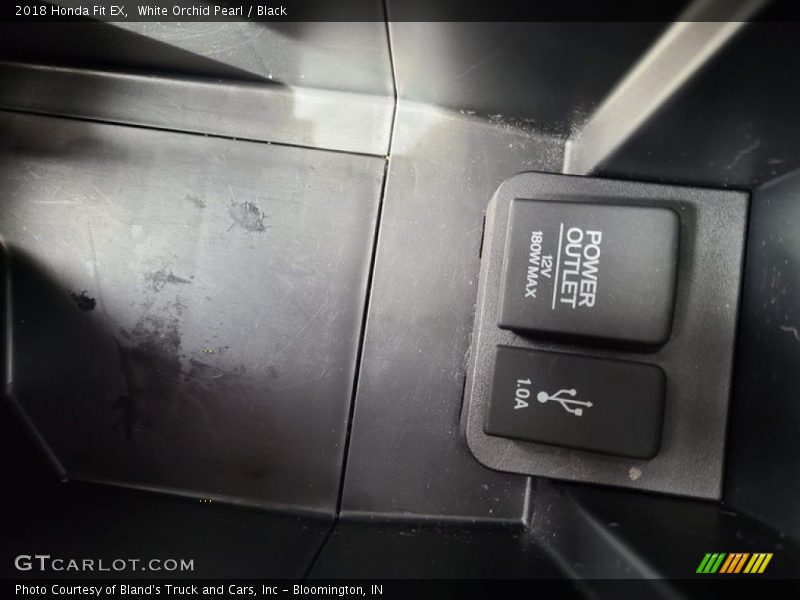 White Orchid Pearl / Black 2018 Honda Fit EX