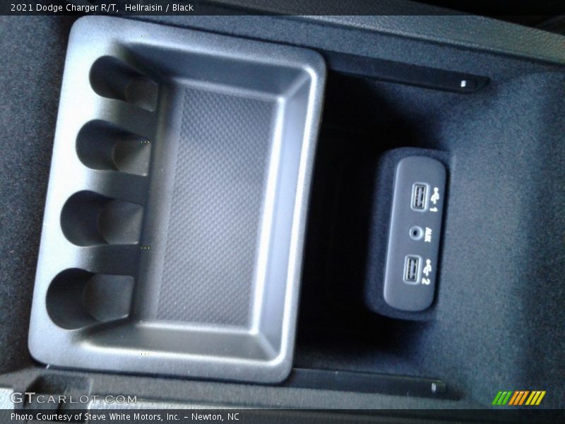 Hellraisin / Black 2021 Dodge Charger R/T