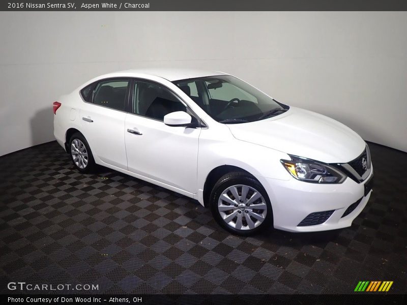 Aspen White / Charcoal 2016 Nissan Sentra SV