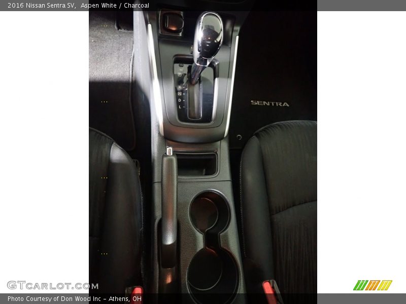 Aspen White / Charcoal 2016 Nissan Sentra SV